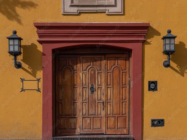 6 características de uma porta colonial