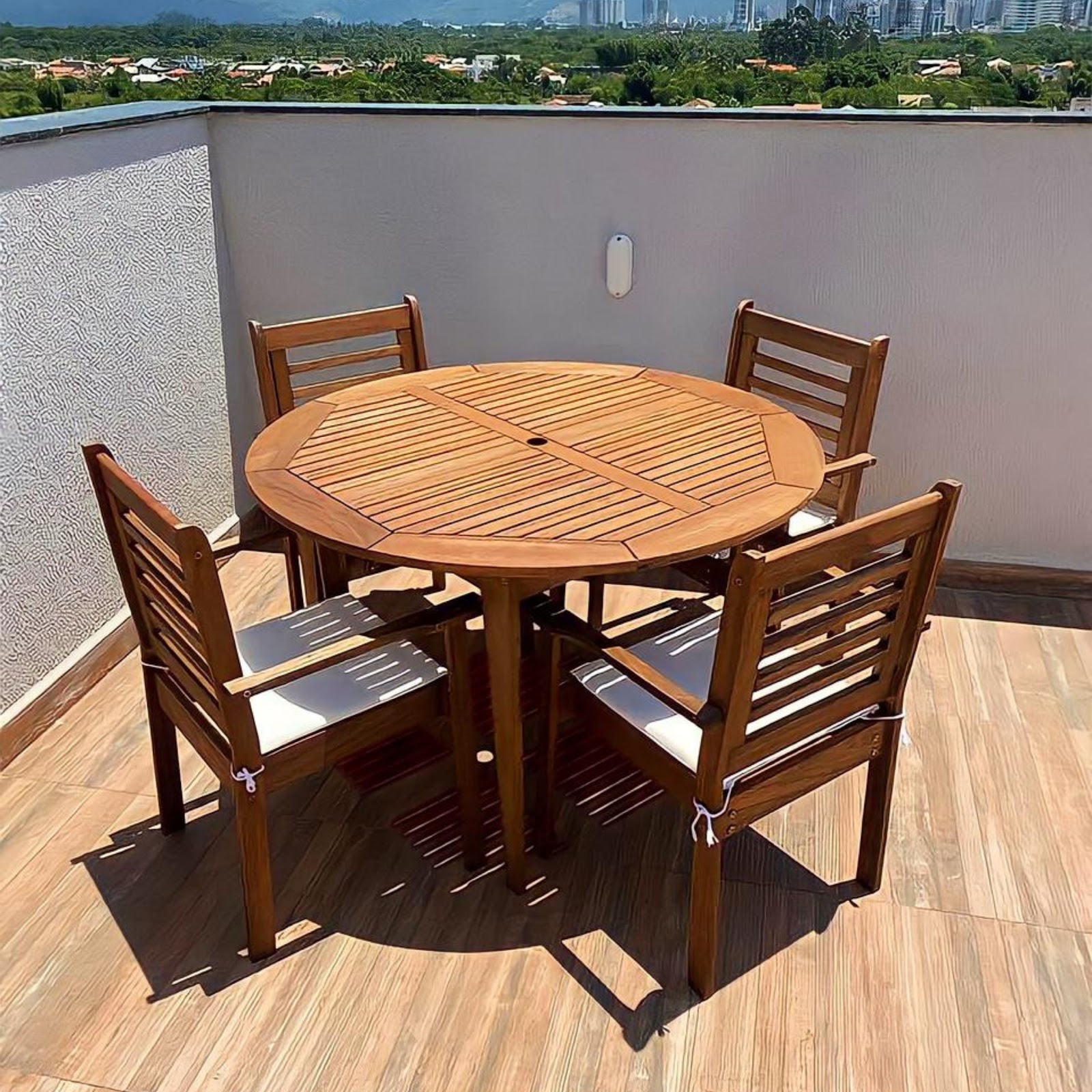 Conjunto de mesa e cadeiras: praticidade e estilo para sua sala de jantar