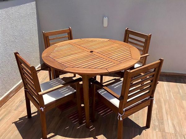 Conjunto de mesa e cadeiras: praticidade e estilo para sua sala de jantar